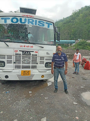 Our " Haridwar-Rishikesh " tourist bus.