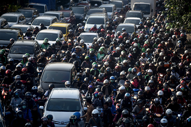 Sepeda motor saat ini juga menjadi penyumbang polusi terbesar