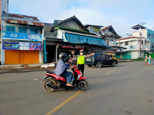 PERSONIL GABUNGAN SAT LANTAS DAN SAMPATA POLRES DOMPU INTENS LAKSNAKAN RAWAN PAGI