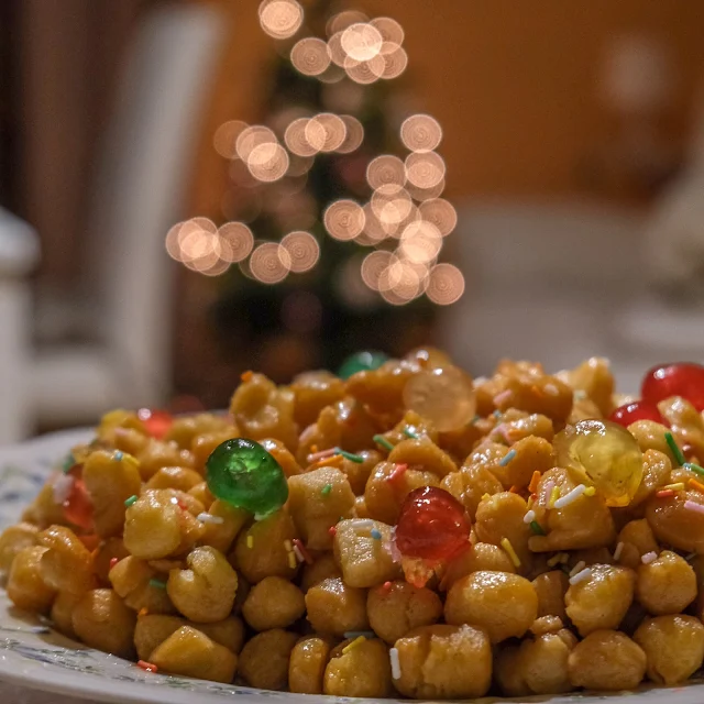 Ricetta natalizia degli struffoli