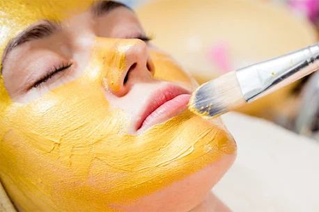 How to use turmeric on your face for glowing skin?