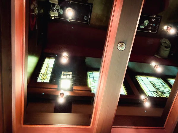 有楽町『ローヤル』鏡張りの天井