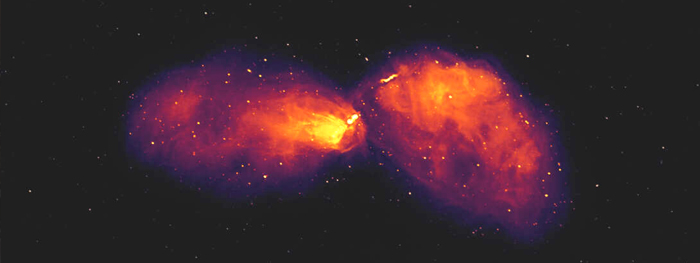 melhor visão de buraco negro supermassivo em erupção