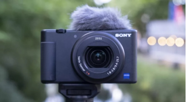 10 Best Cameras and Mic for Youtuber to Rock in 2022
