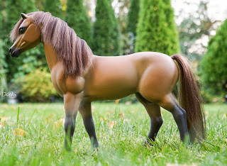 Barbie repaint horse