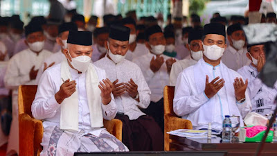 Peringati HSN Tahun 2021, Sekda Aceh Ikuti Zikir dan Doa Bersama Ribuan Santri