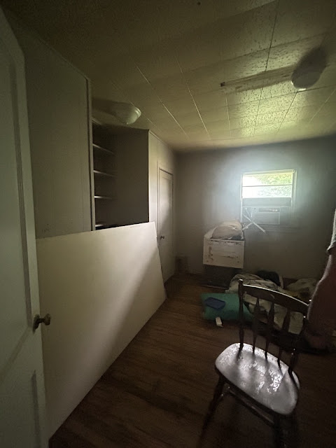3rd bedroom closet (original pic)
