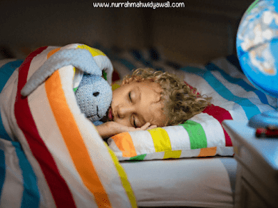 usia berapa anak tidur sendiri