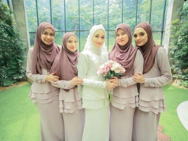 Bridesmaid,hijab