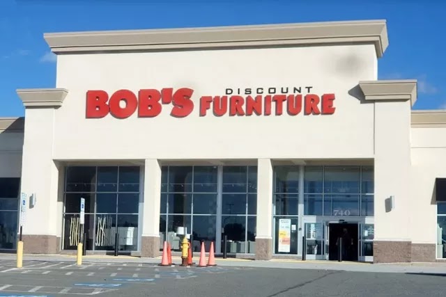 Bob’s Discount Furniture is one of the best mattress stores in Whitehall, PA. If you’re looking for quality mattresses at honest prices, take a trip to Bob’s Discount Furniture Allentown.
