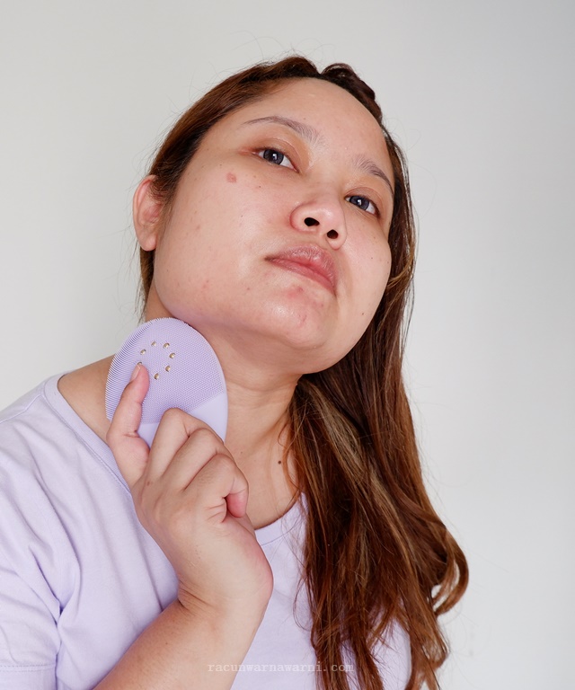 FOREO LUNA 3 Plus untuk rutin firming massage di leher