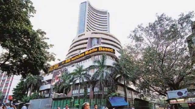 शेयर बाजार: 61000 के पार खुला सेंसेक्स, निफ्टी भी नई ऊंचाई पर