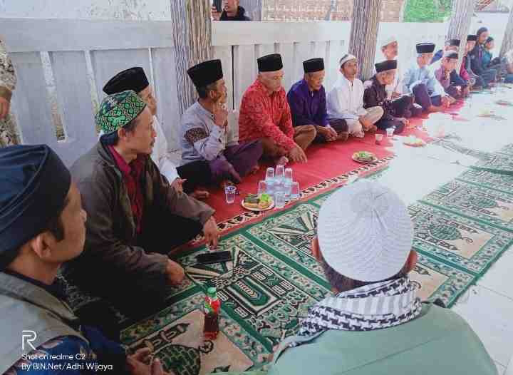 Seluruh Kadus Purasari Ikuti Pengajian Bulanan MUI Tingkat Desa di Masjid Nurul Huda