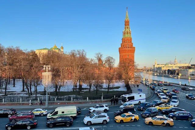 вид с Большого Каменного моста, Кремль, Кремлёвская набережная