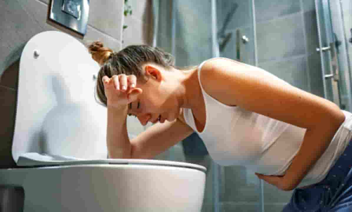 vomiting meaning in hindi, vomiting in hindi, vomiting in hindi meaning, vomiting meaning in hindi, ulti meaning in english,