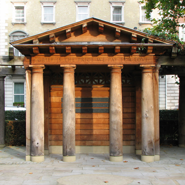 Grief is the price we pay for love”<br />
Pavilion, 9/11 Memorial Garden<br />
Grosvenor Square, Mayfair<br />
London