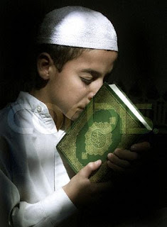 adab ketika membaca Al-Qur'an yang benar