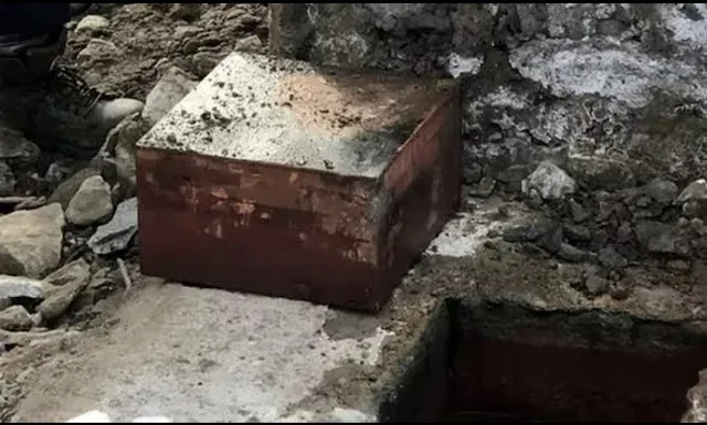 Copper boxes of General Robert E.Lee Statue.