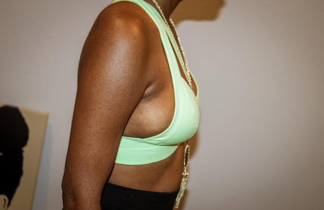 December 2021 Alo Yoga Review: Sexy Neon Sports Bra - FASHIONTOLIVE +  FASHIONABLEFOODIVA