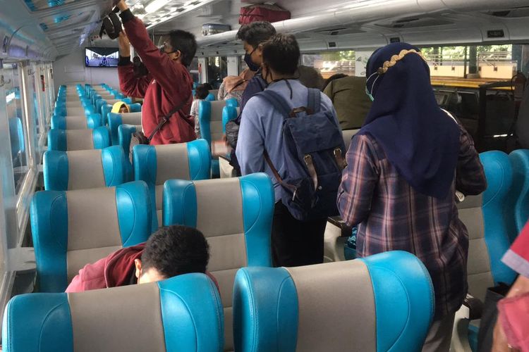 Kereta api eksekutif Jakarta-Malang