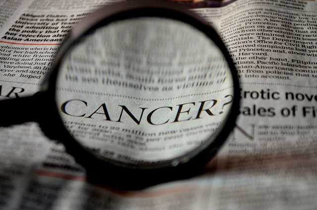Cancer symptoms : कॅन्सर ची लक्षणे सांगा म्हणजेच कर्करोगाची माहिती जाणून घेउन लवकर ओळखा