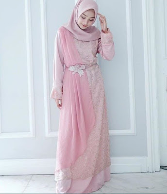 Gaun pesta muslimah elegan mewah