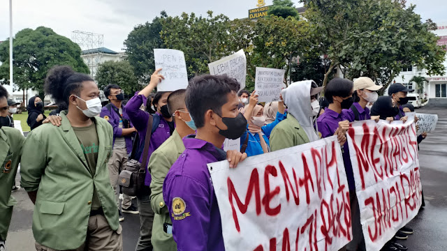 BEM KM UNIDA BOGOR Kawal Janji Rektor