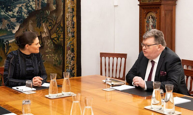 Crown Princess Victoria wore a blank top and lucy skirt - Lina mekko from Dagmar Pre-Spring 2017 collection. Anders Eriksson