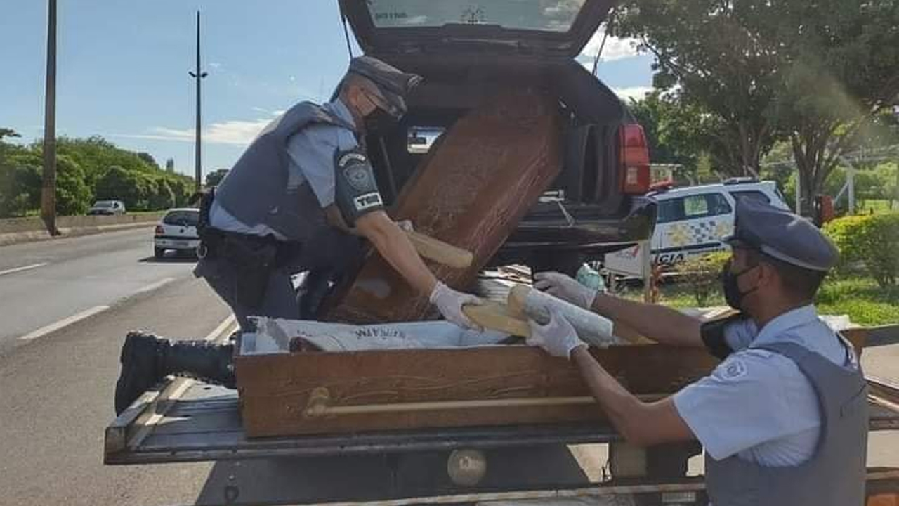 Caixão carregado de maconha é apreendido pela Polícia em Assis