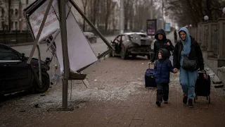 Round of negotiations between Moscow and Kiev Washington imposes new sanctions and warns Russian soldiers  Russia announced that the new round of negotiations with Ukraine will take place Thursday morning, while Washington imposed new sanctions on Russia and Belarus, and asked Russian soldiers to leave Ukraine.  Russia announced Wednesday that a new round of negotiations with Ukraine will take place Thursday morning in the Belarusian border city of Brest, while Washington imposed new sanctions on Russia and Belarus.  This came according to what the head of the Russian delegation, Vladimir Medinsky, adviser to President Vladimir Putin, said in a press statement from the forested Belovesk region, in the border city of Brest with Ukraine and Poland.  Medinsky noted that they reached a mutual understanding at the negotiating table with the Ukrainians on some proposals in the first round, adding, "But the basics were waited, and the Ukrainian side requested time to consult with Kyiv."  He explained that the Russian side understands the Ukrainian delegation's transportation problem, and that the Belarusian special forces will ensure security on its side, stressing that the Russian military forces will provide a safe corridor for the Ukrainian delegation's movement inside his country.  On the other hand, Washington's delegate to the United Nations, Linda Thomas Greenfield, called on Russian soldiers who are fighting in Ukraine to lay down their weapons, saying: "Your leaders are lying to you."  This came in her speech at the extraordinary meeting of the United Nations General Assembly at the headquarters of the International Organization in New York.  "We call on Russia to stop its unjustified and unreasonable war against Ukraine, and to respect the sovereignty and territorial integrity of this country," the US ambassador said.  She added: "This is an extraordinary moment, and if the United Nations has any goal, it is to prevent, manage and stop war."  And she continued, "I say to the Russian soldiers who were sent to the front lines in an unjust and unnecessary war: Your leaders are lying to you, do not commit war crimes."  Following the session, the United Nations General Assembly, by an overwhelming majority, adopted a resolution calling on Russia to immediately withdraw its military forces from Ukraine.  Later, the White House announced, on Wednesday, the imposition of additional sanctions on Russia and Belarus, in response to the invasion of Ukraine.  "The United States will take measures to hold Belarus accountable for supporting Putin's invasion of Ukraine, to weaken Russia's defense sector and military power for years to come, as well as to target Russia's most important source of wealth and prevent Russian airlines from entering U.S. airspace," the White House added.  And last Monday, talks were launched between the Kyiv negotiating delegation and its Russian counterpart, in the Gomel border area between Ukraine and Belarus, with the aim of reaching a ceasefire.  At the dawn of last February 24, Russia launched a military operation in Ukraine, which was followed by angry international reactions and the imposition of "tough" economic and financial sanctions on Moscow.