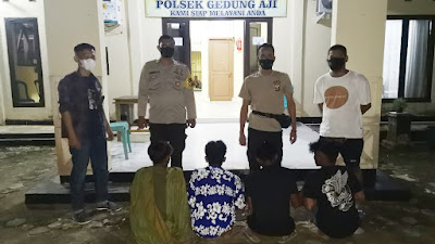 Asyik Berjudi di Warung, 4 Pemuda Ditangkap Polsek Gedung Aji