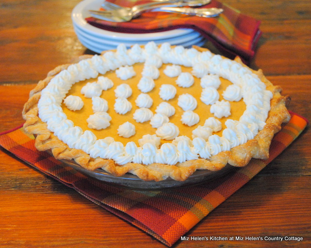 Retro Pumpkin Marshmallow Pie at Miz Helen's Country Cottage
