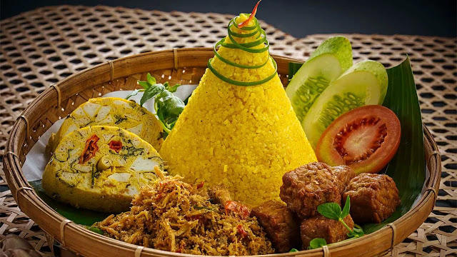 Resep Nasi Kuning Tumpeng