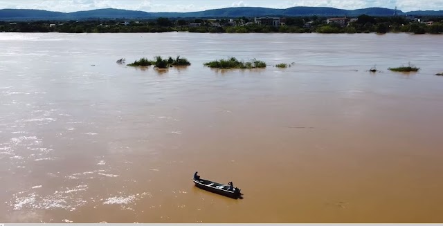 Pico da segunda cheia do ano no Rio São Francisco atravessa Norte de Minas e se aproxima da Bahia