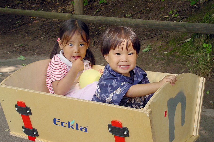 Children in a cart at nuremberg zoo