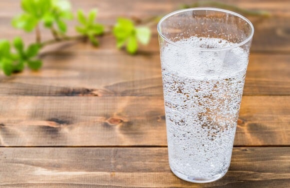 healthy fizzy drinks seltzer vs sparkling water versus prebiotic sodas