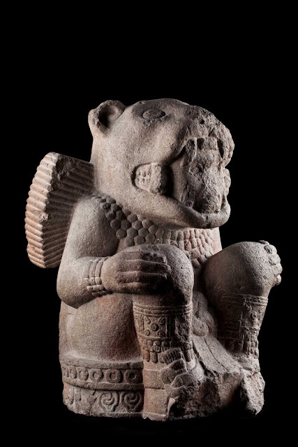 Тескатлипока (?), воин-ягуар. Мексика, 1250-1500 гг. н.э. Коллекция Museo Nacional de Antropologia, Мехико.