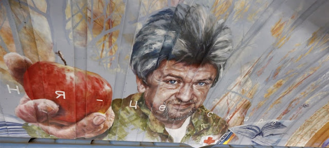 Este mural muestra cómo los ucranianos se unieron a la Unión Soviética.