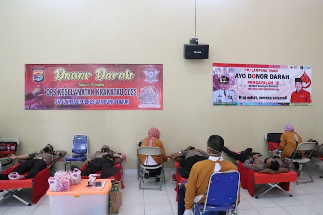 Operasi Keselamatan Krakatau 2022, Personil Sat Lantas Polres Lampung Timur Donor Darah