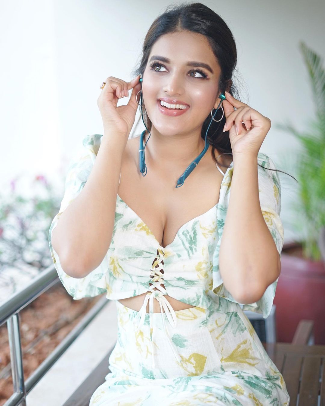 Actress Nidhhi Agerwal Latest Hot Photos