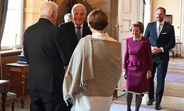 King Harald and Queen Sonja held a lunch for German President Frank-Walter Steinmeier and Elke Büdenbender