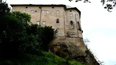 قلعة هوسكا (Houska castle)