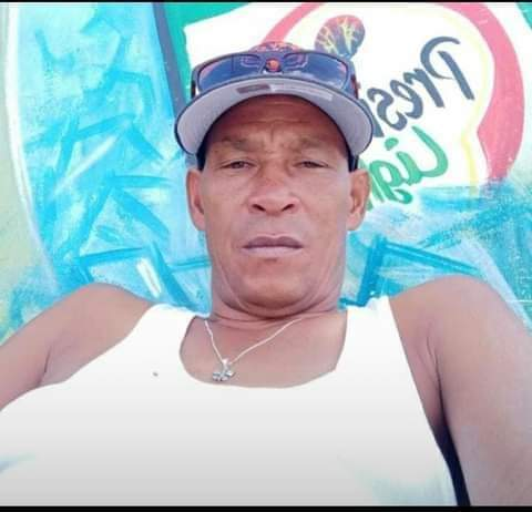 Asesinan hombre y hieren a sus hijos en Barahona.