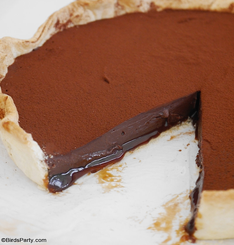 French Salted Caramel and Chocolate Tart Recipe - quick, easy and delicious tarte dessert recipe to make for Valentine's day dinner party for two! by BirdsParty.com @BirdsParty #chocolatetart #saltedcaramel #valentinesdaydessert #dessertfortwo #frenchchocolatetart #chocolatetarte #tartechocolat #recipe #frenchpastry