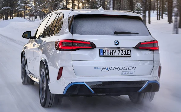 BMW ix5 Hydrogen finaliza testes no inverno para lançamento em 2022