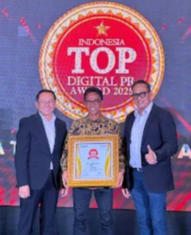 Bank Nagari meraih penghargaan bergengsi 7th Indonesia Top Digital Public Relations Award 202.