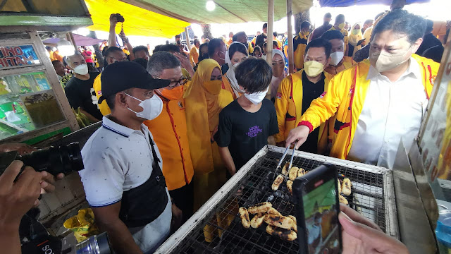 Warga Makassar Teriaki Airlangga Presiden ku