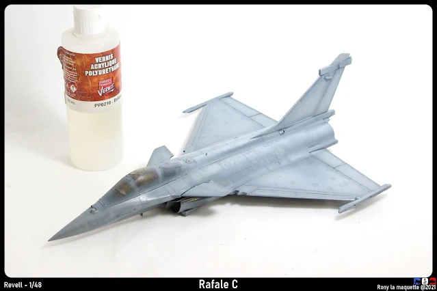 Le verni du Rafale C de Revell au 1/48.