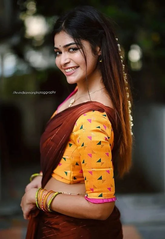 Dharsha Gupta half saree