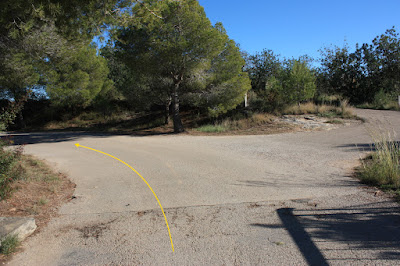 CIMS I COTES DEL BAIX PENEDÈS, EL VENDRELL-EL REPETIDOR-PUIG DEL LLEÓ-PUIG CLAPER-EL RAURELL-ROCA AGUILERA, Camí del Vendrell a Roda de Berà i urbanització del Mas Borras